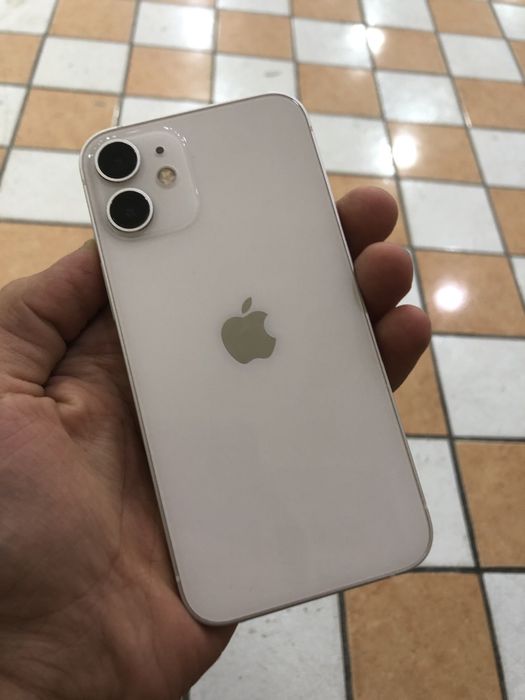 Iphone 12. Mini karobka bor holati ideal