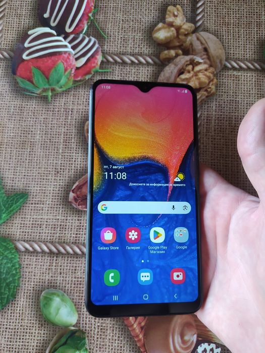 Продавам Samsung A10