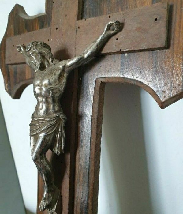 Crucifix vechi din bronz argintat, de secol XIX