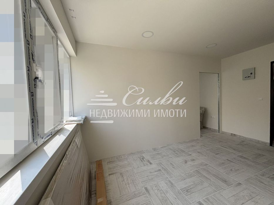 Дава се под наем Офис в Шумен, Център - 36 кв.м за 280.5 € - Снимка #1