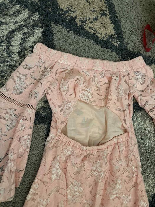 Дантелена  розова рокля