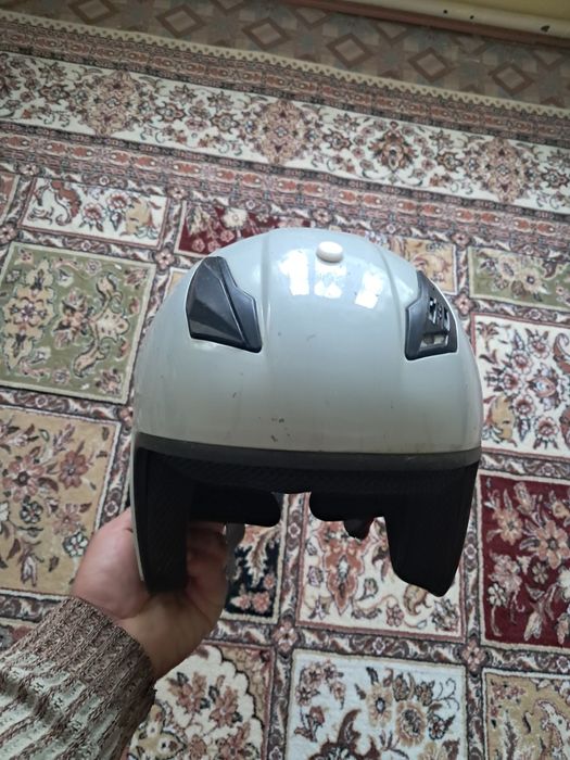 Шлем на скутер и мопед продаётся