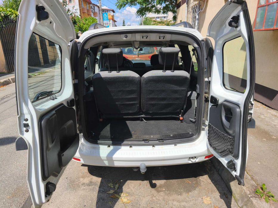 Masina Dacia Logan MCV 7 Locuri – 2012 | 1.6 Benzină | Cârlig remorcare |