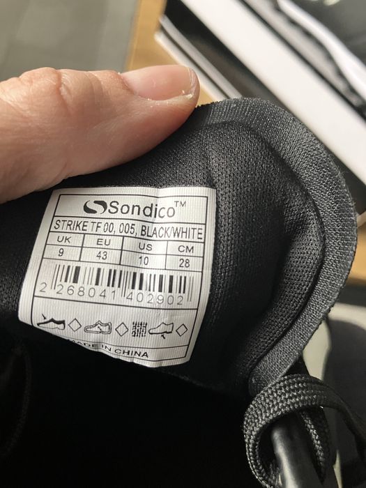 Футболни стоножки Sondico