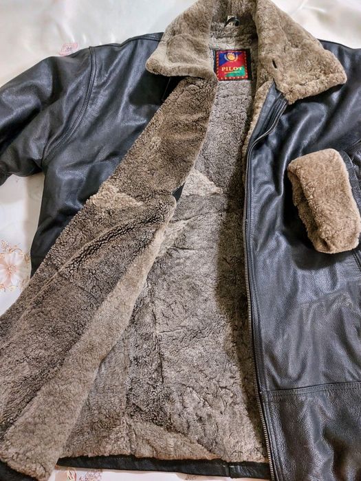 Продам кожаную куртку PILOT.