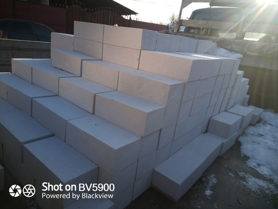 Силикатные кирпичи ( облицовочный)