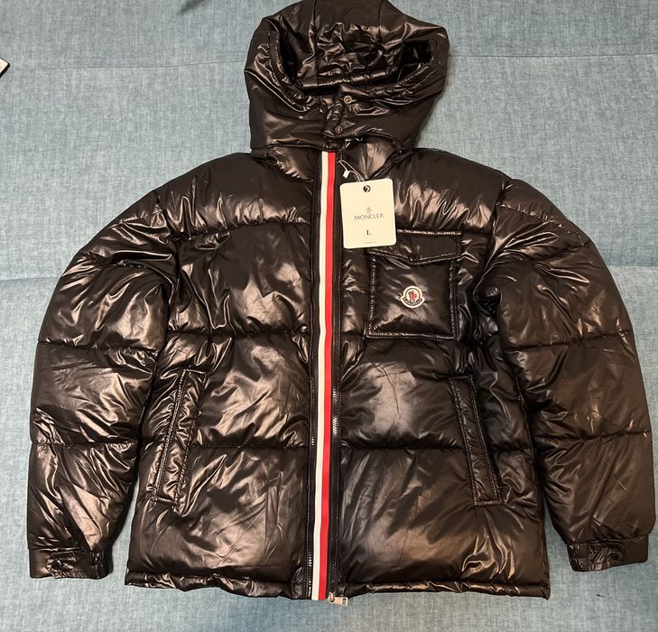 Geaca moncl€€r puffer alb si negru de iarna marimea L