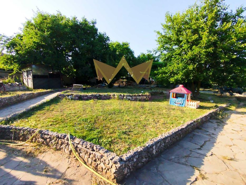 Къща в Варна, област-с.Климентово площ 1365 цена 230000