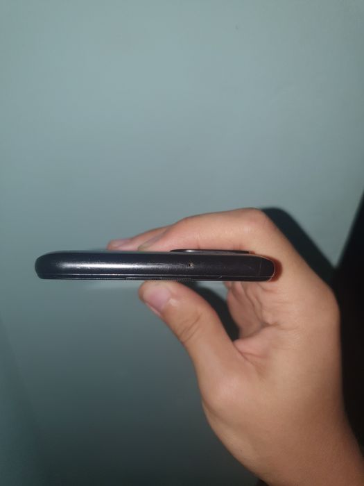 Samsung galaxy a03 4/64 xolati yaxshi