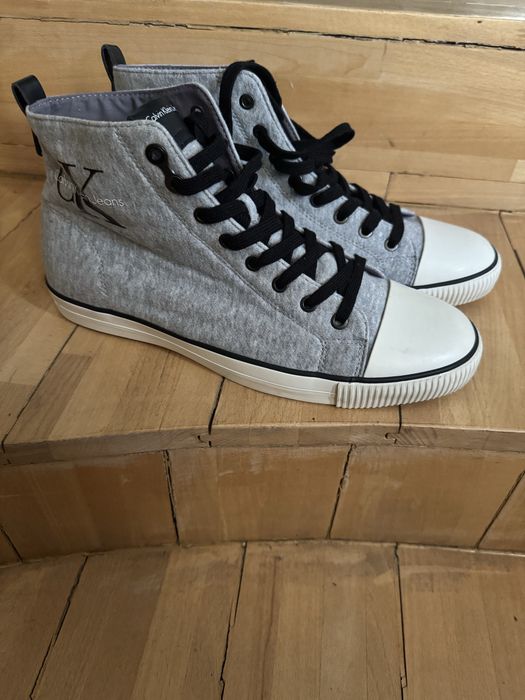 Tenesi Calvin Klein