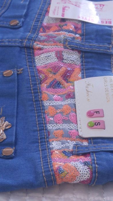 Разкошна нова поличка Vogue и нови панталонки Reebok и бански