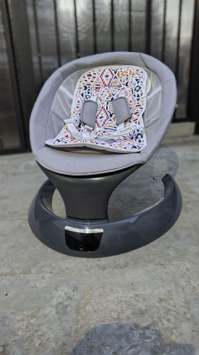 Leagăn electric cu telecomandă.