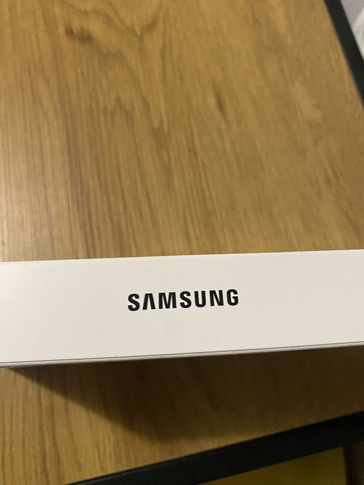Vând tableta samsung Galaxy Tab A9 cu cartela