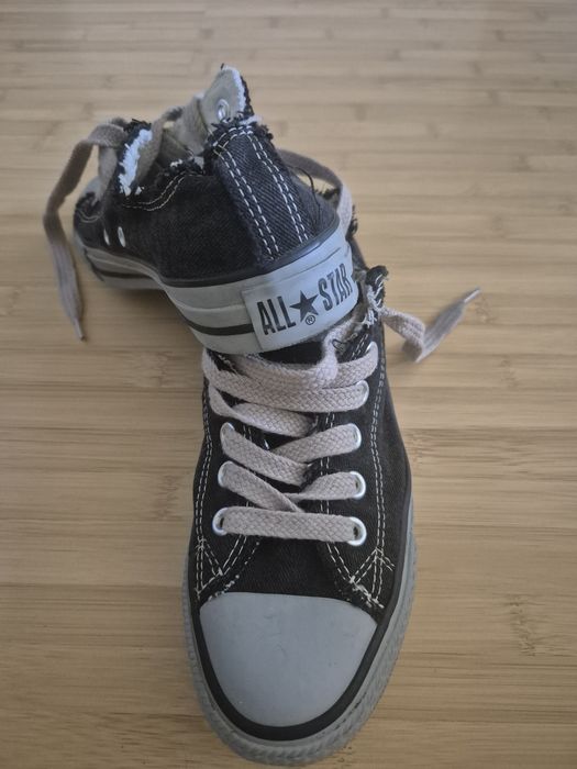 Tenisi converse , stare bună, mărimea 37,5