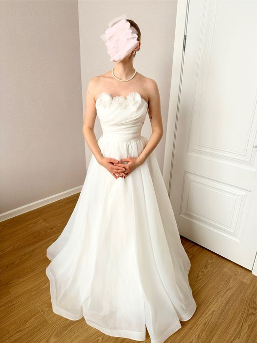 Свадебное платье с шарфом