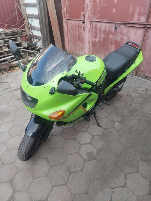 Кавасаки ззр400 продам