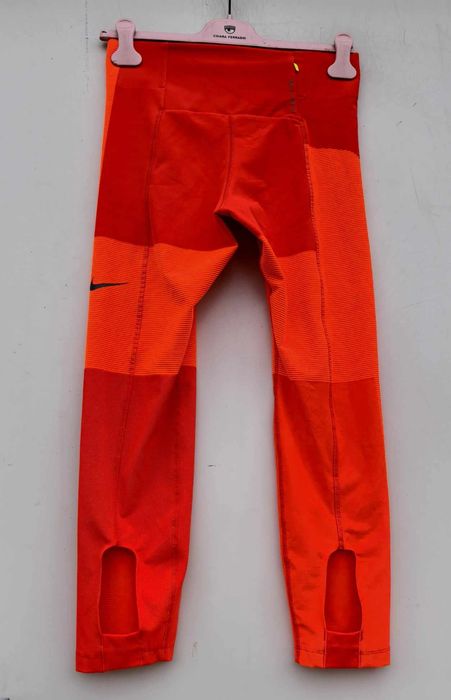 Nike жесток оригинален дамски клин М размер