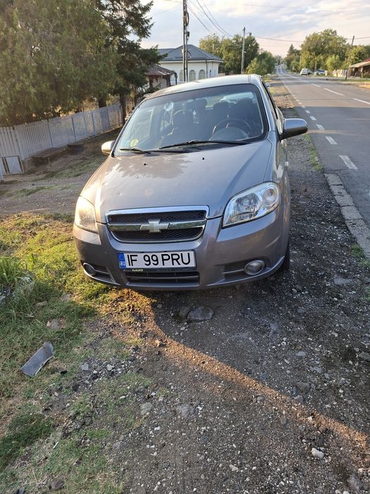 Vând sevrolet aveo