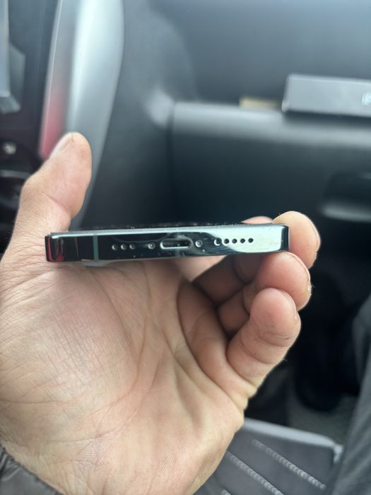 Продам айфон 13 про