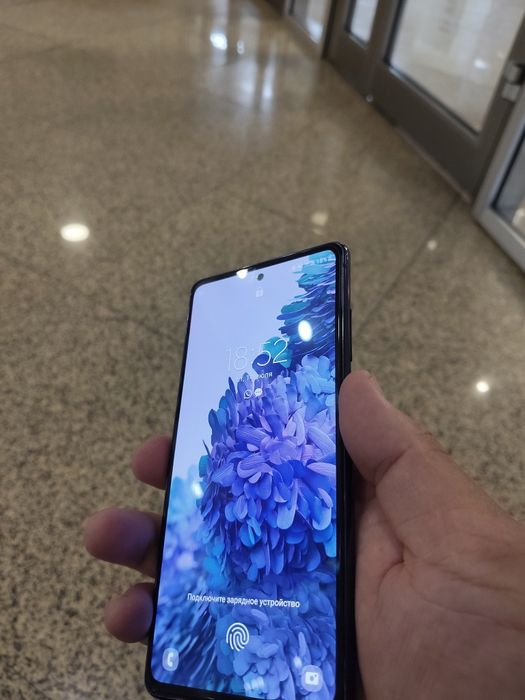 Продам Samsung S20fe