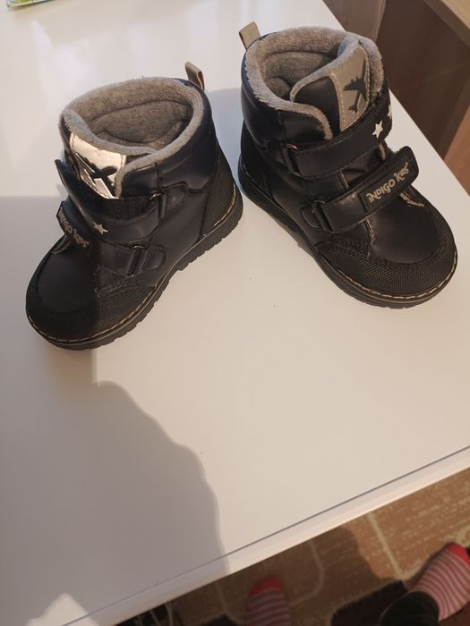 Продам сапоги демисезонные на мальчика .