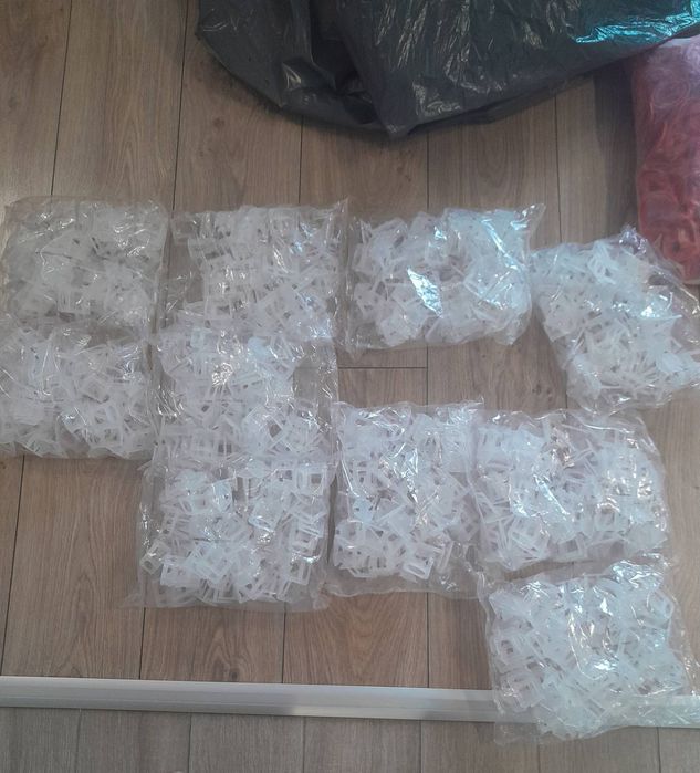 Нивел система за плочки