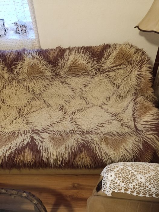 Диван с два фотьойла в добро състояние.