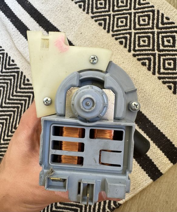 Водна помпа за пералня в отлично състояние