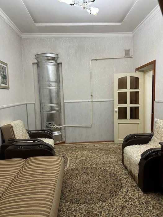 2х комнатная с мебелью и техникой в центре Чирчика! Вдоль дороги
