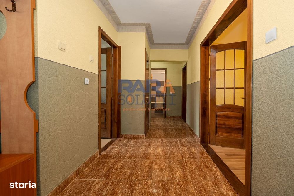 Apartament cu 3 camere cu două băi și balcon mare — fotografia 1