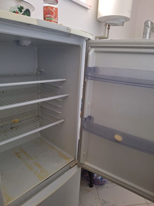 Продается холодильник двухкамерный Россия. Бирюса.