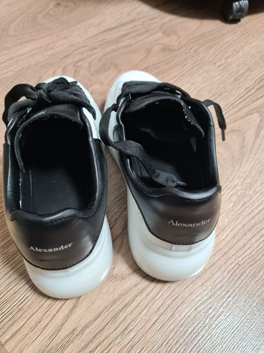 Pantofi sport (adidasi)