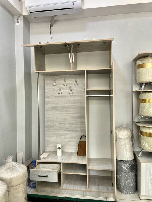 Срочно Мебель из дома! Спальная гарнитура, прихожка, диван с кресами