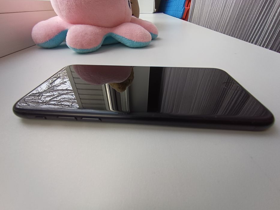 Продам iPhone 7 в хорошем состоянии