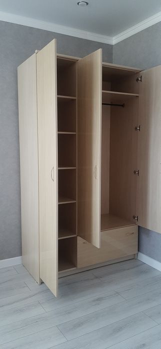 Шкаф для одежды.