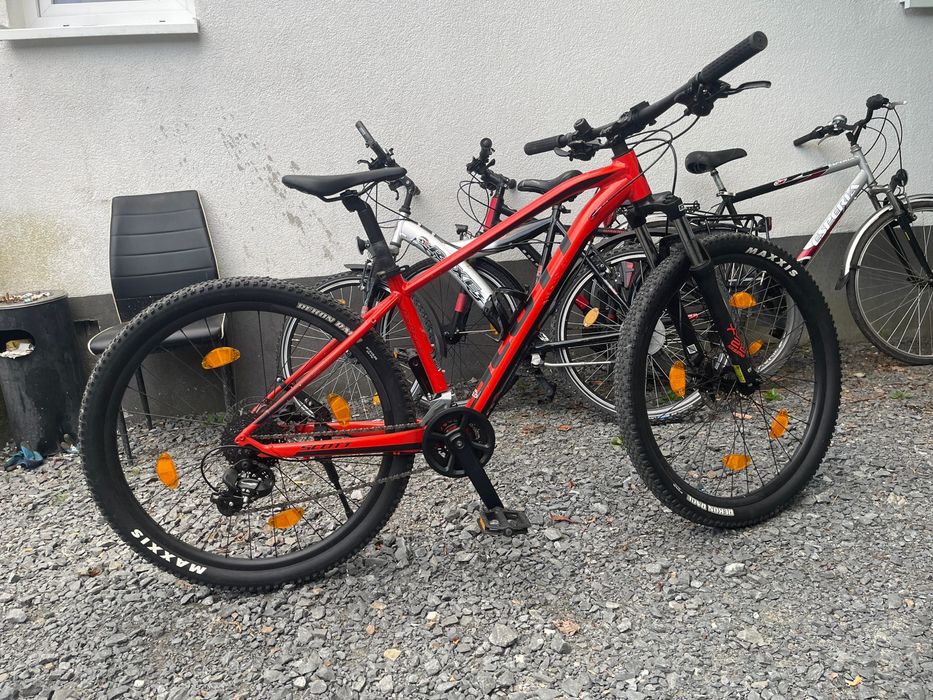 Vand bicicleta foarte buna