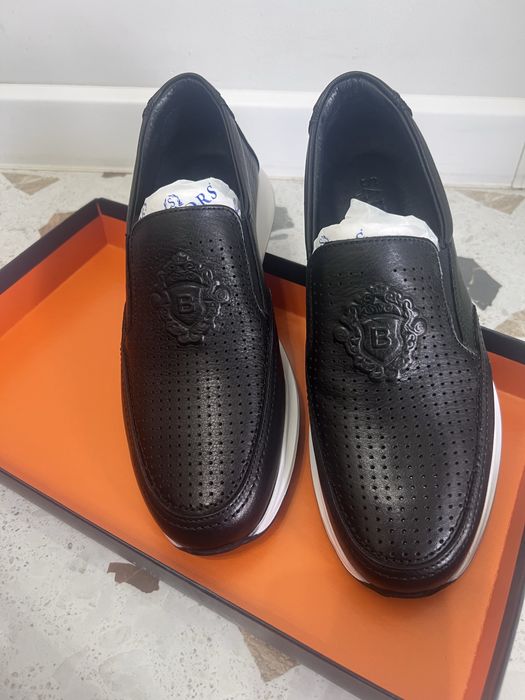 Срочно продается мужская обувь