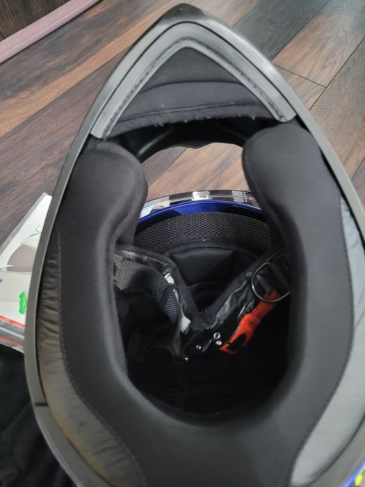 Vând casca AGV k3sv