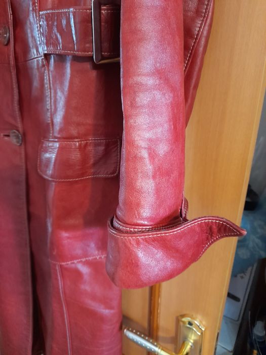 Женский кожанный плащ .