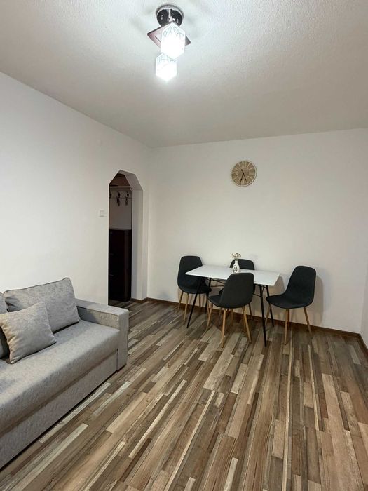 De închiriat - Apartament 2 camere Breaza, zona blocuri Liceul Militar