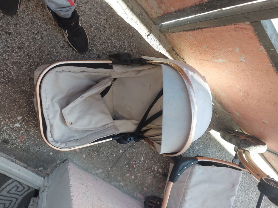 Продавам Количка с два коша  150 лв