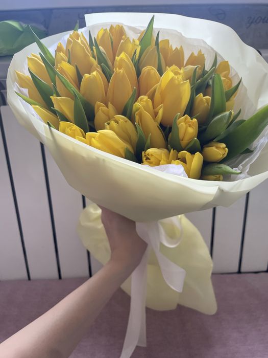 4 гүл. 2 үлкен 2 кішкентай. Үлкендер 8мың кішілер 5мың