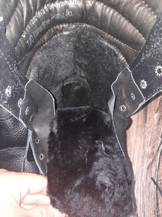 Продам зимние берцы новые