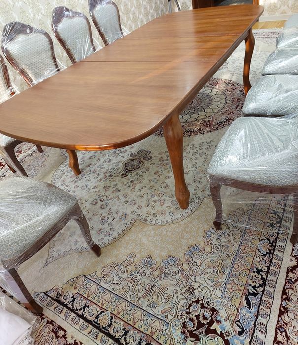 Стол-стул сотилади.