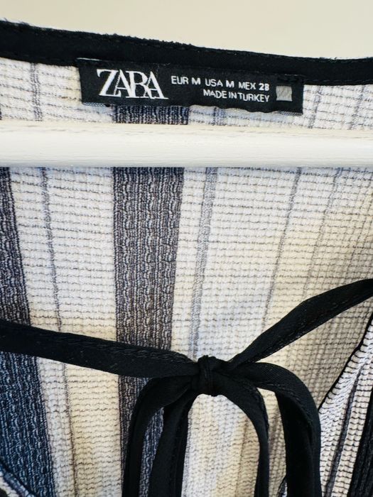 ZARA рокля с волани М размер