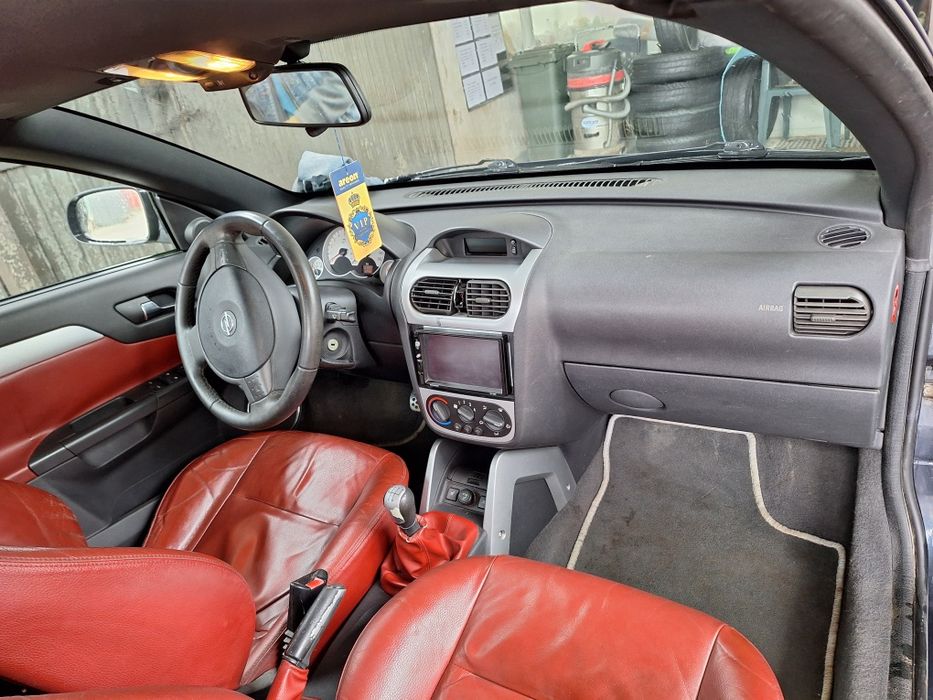 Vand opel tigra decapotabil an 2007 in stare buna.