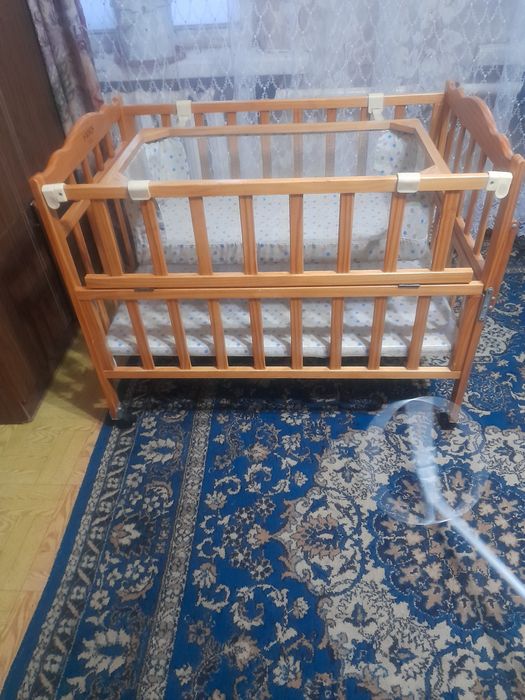 Продам Детскую кроватку 15.000