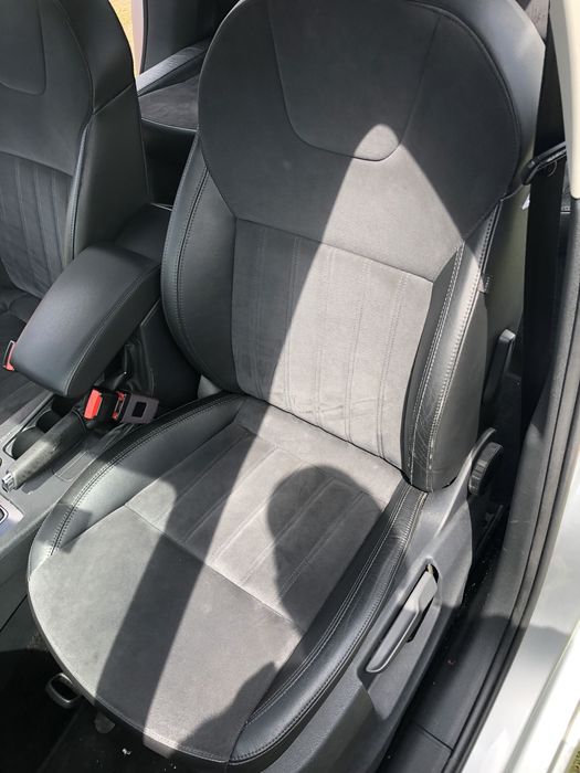 Interior piele Alcantara Skoda Octavia 3 facelift Scaune fata bancheta spate cotiera si fete uso spate Piele neagra