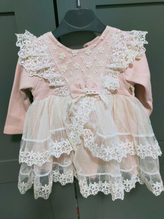 Rochita bebe superbă ca noua 3-6 luni