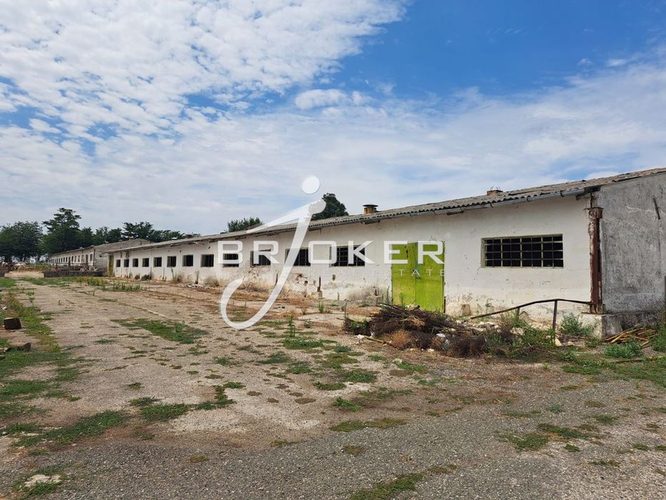 Пром. помещение в Добрич, област-с.Честименско